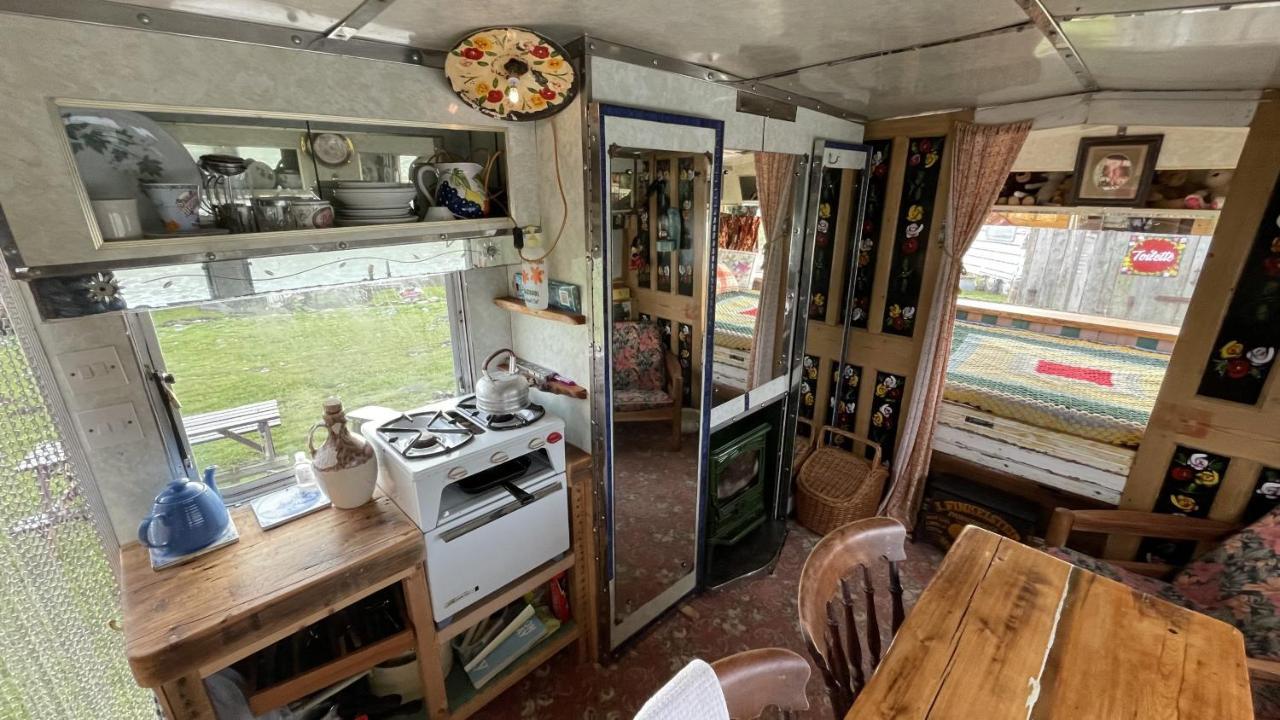 2 X Double Bed Glamping Wagon At Dalby Forest 斯卡伯勒 外观 照片
