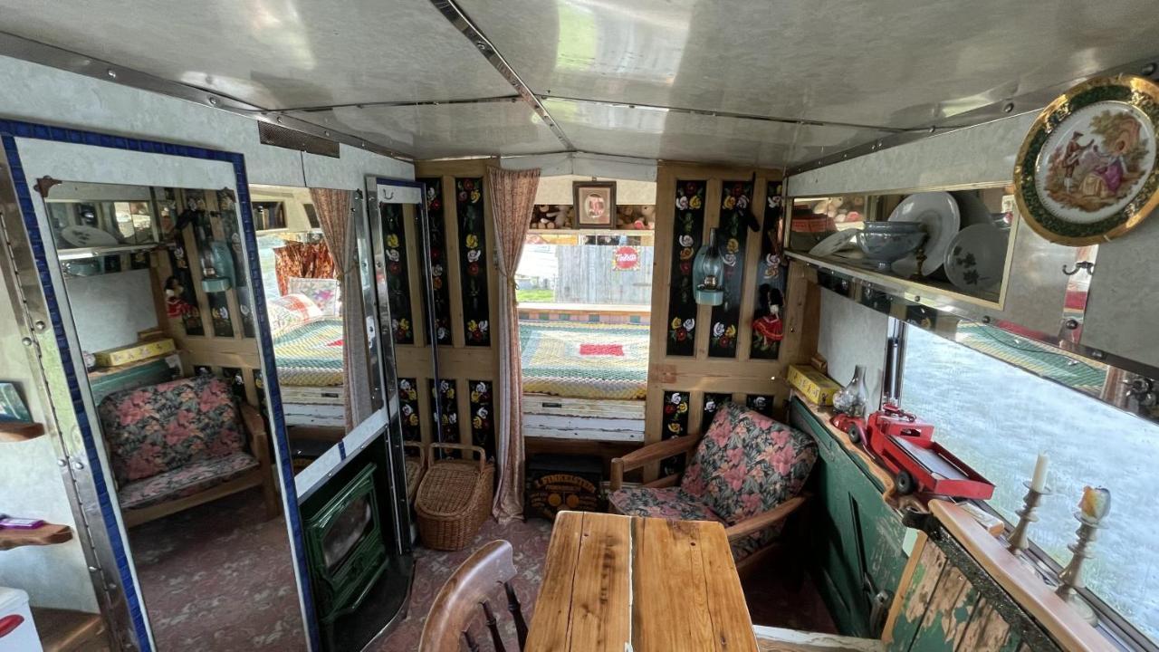 2 X Double Bed Glamping Wagon At Dalby Forest 斯卡伯勒 外观 照片